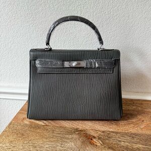 LEATHER INSIDE & OUT | Gray Textured 28 Belted Top Handle Bag w/ Silver HW S15